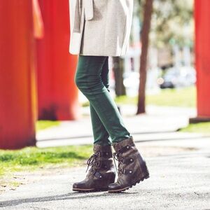 -Sorel Joan of Arctic Wedge Distressed Leather Brown/Tan Leather Boots Women 7.5